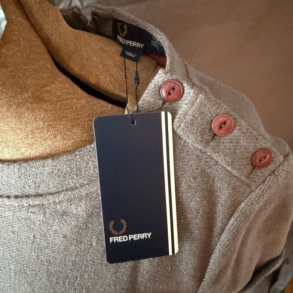 Fred Perry Gray Buttoned Top - Picture 2 of 5